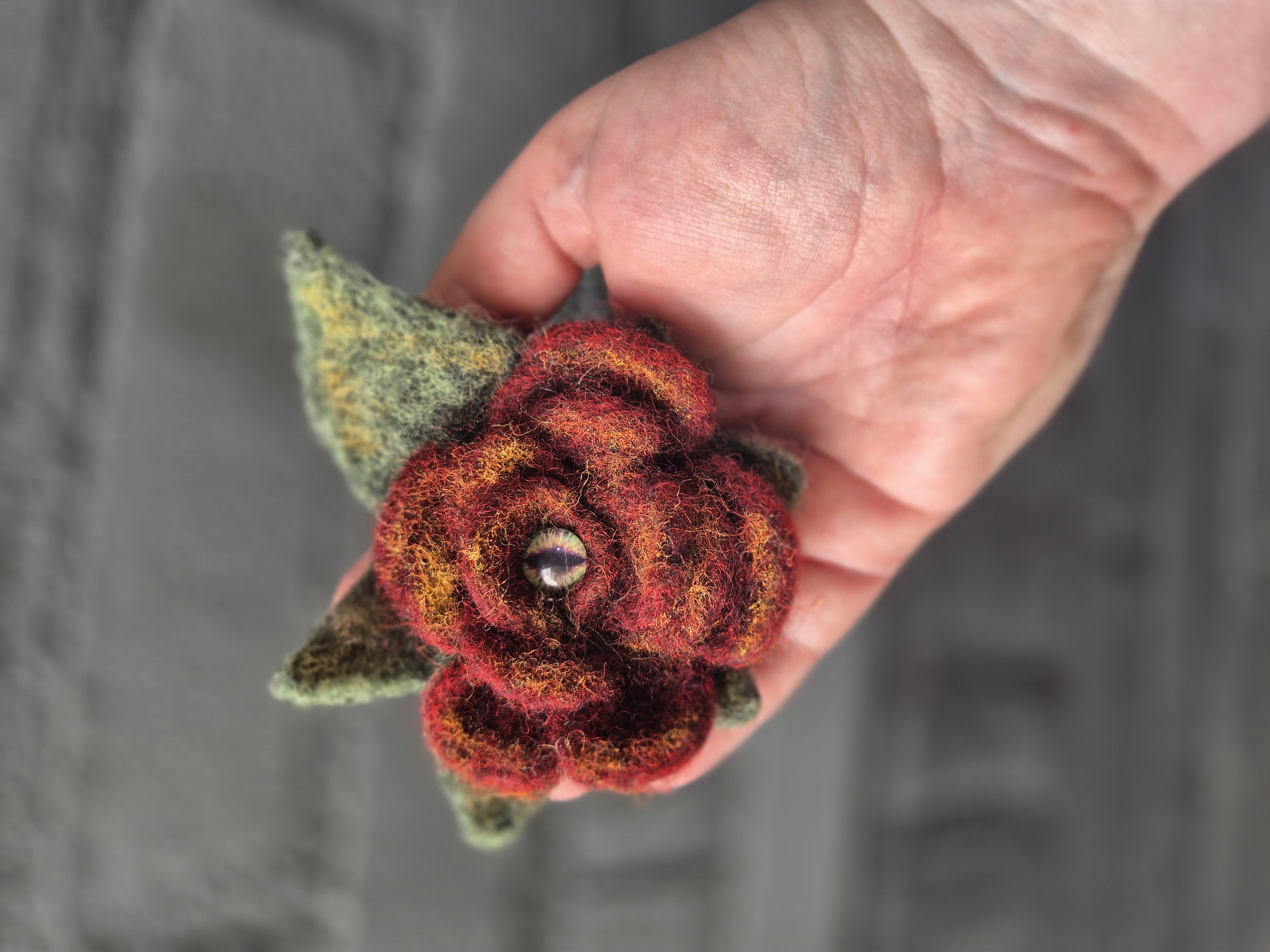 Broche Rode Roos, I see you VERKOCHT