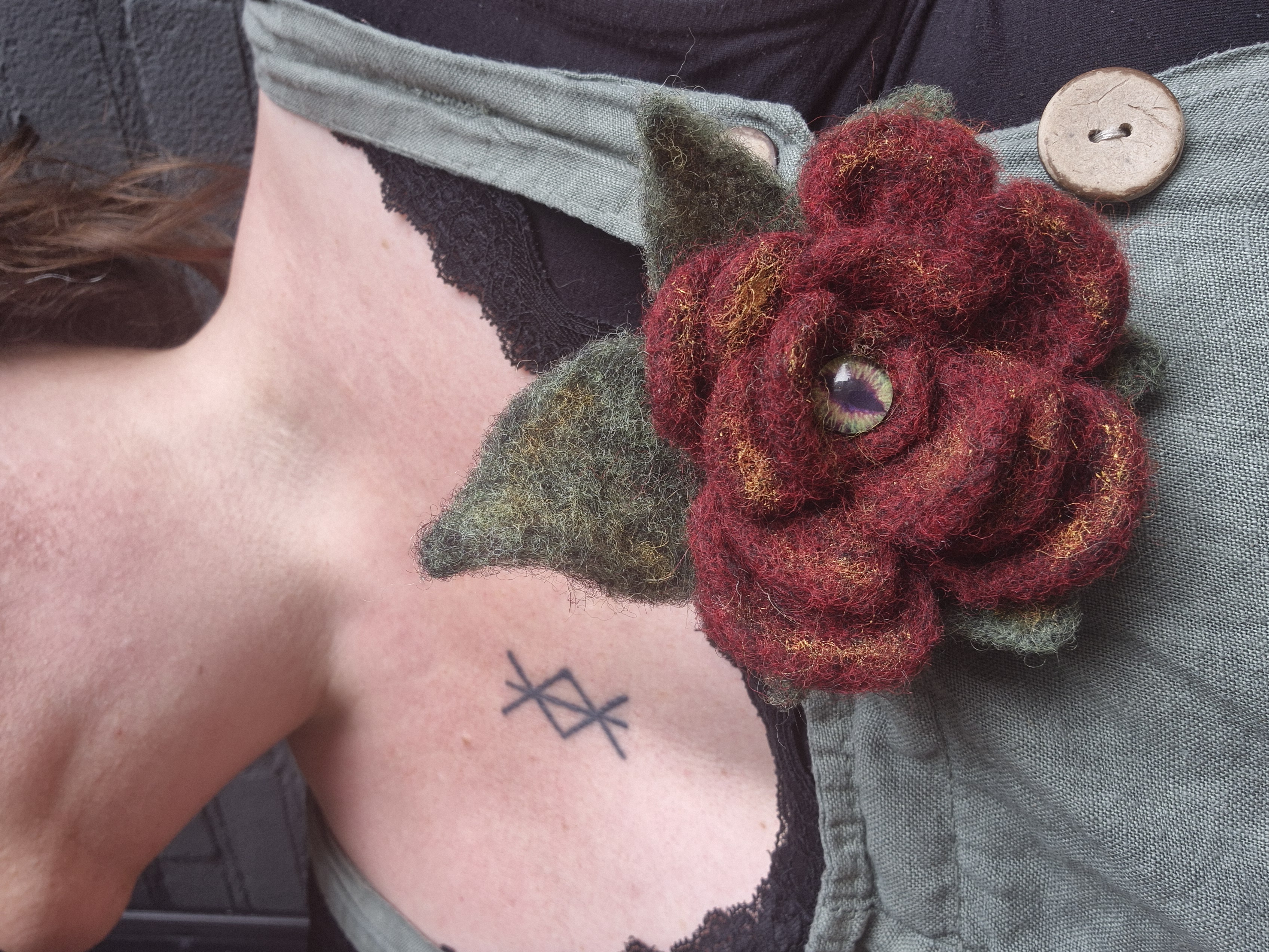 Broche Rode Roos, I see you VERKOCHT