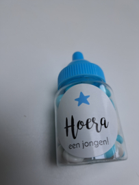 Babyflesje jongens met blauw/witte chococonfetti