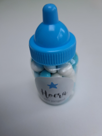 Babyflesje jongens met blauw/witte chococonfetti