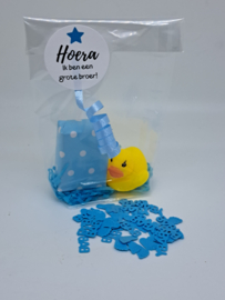 Traktatie badeendje op een blauw nestje