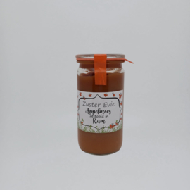 Appelmoes gestoofd in Rum