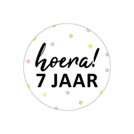 Sticker - Hoera! 7 jaar - 4 cm