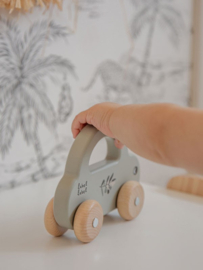 Label Label - houten auto little car - Olive green (met of zonder naam)