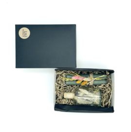 Gift set - Cadeauset - flesje droogbloemen en kaarsjes