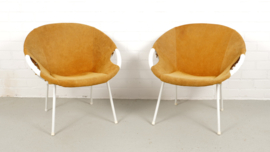 Vintage balloon chairs | Easy chairs Lusch & Co | Lounge fauteuils | Okergeel