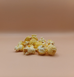 IJs hoorn gevuld met popcorn - Met naamsticker