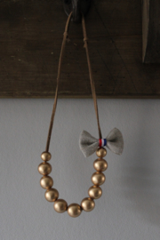 Gouden houten kralen ketting met strikje Linnen en rood-wit-blauw-oranje
