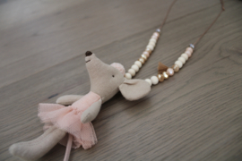 Kralen armbandje oud roze met kwastje