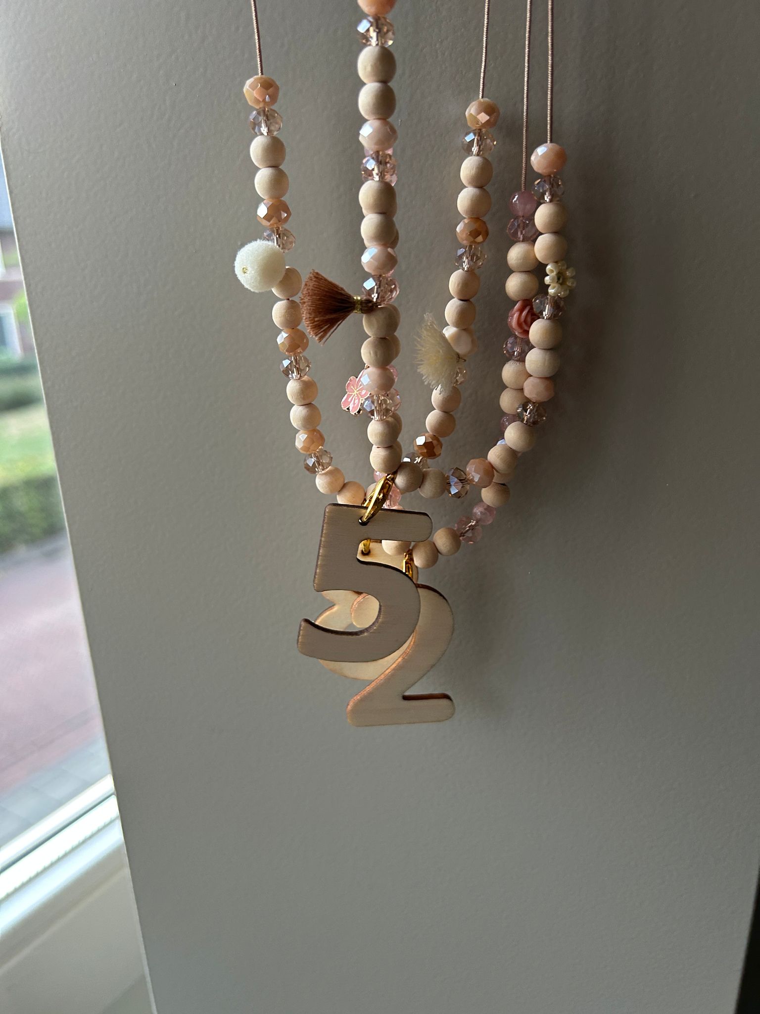 Verjaardags ketting oud roze