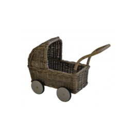 Poppenwagen van riet laag