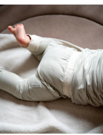 Baby broekje olijfgroen met roomwit gestreept