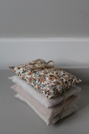 4 Sensorische pittenzakjes thema Vintage bloementjes naturel