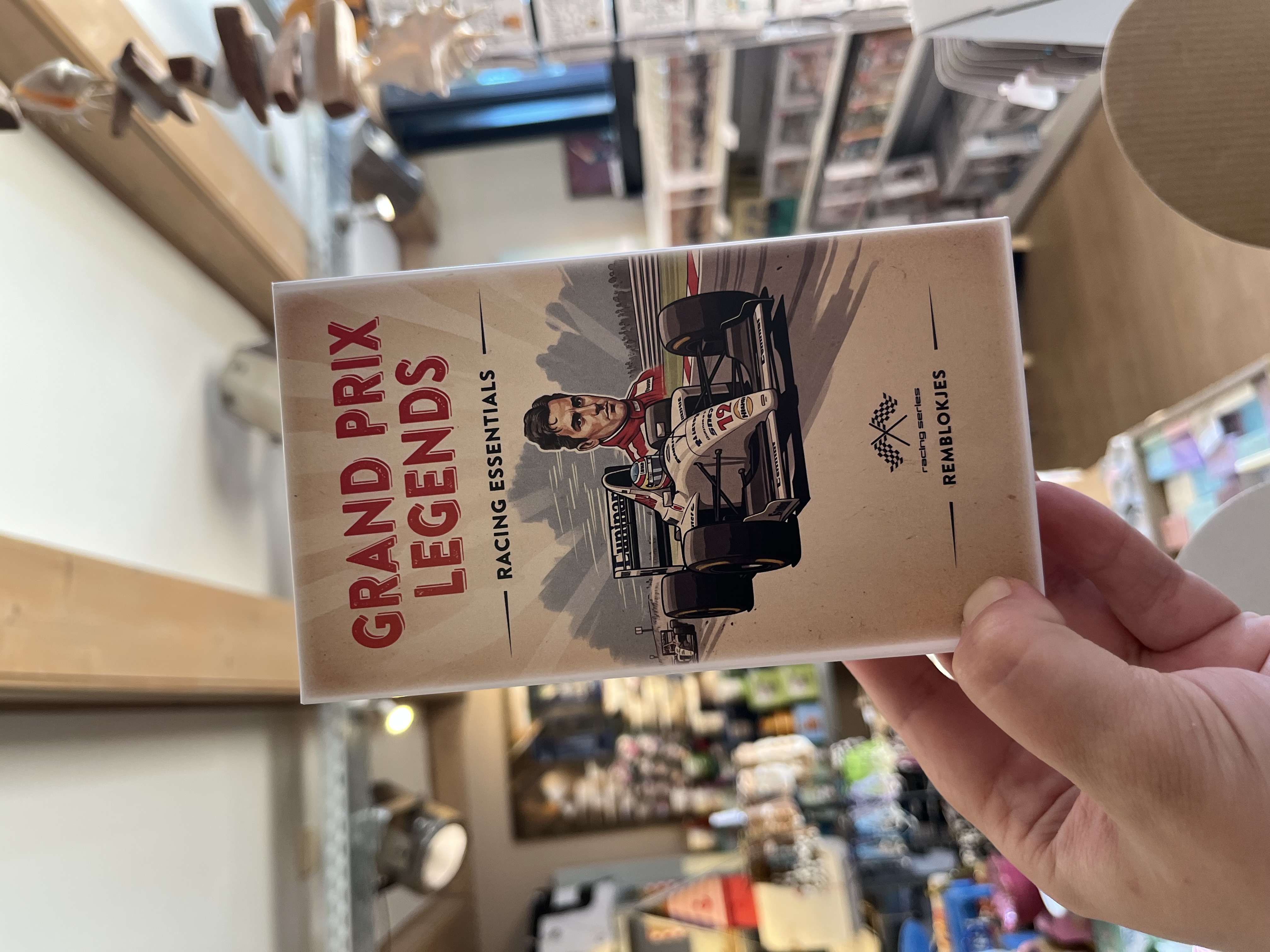 Chocansweets - Grand Prix Legends - Remblokjes - Nougat - Race auto wit nr 12 - Rechts