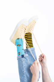 Many Mornings - Mismatched Sokken - Bee Bee - Bijen