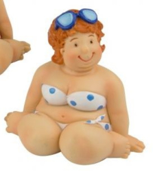 Zittende dikke dame in wit/blauwe bikini / dikke dame beeldje