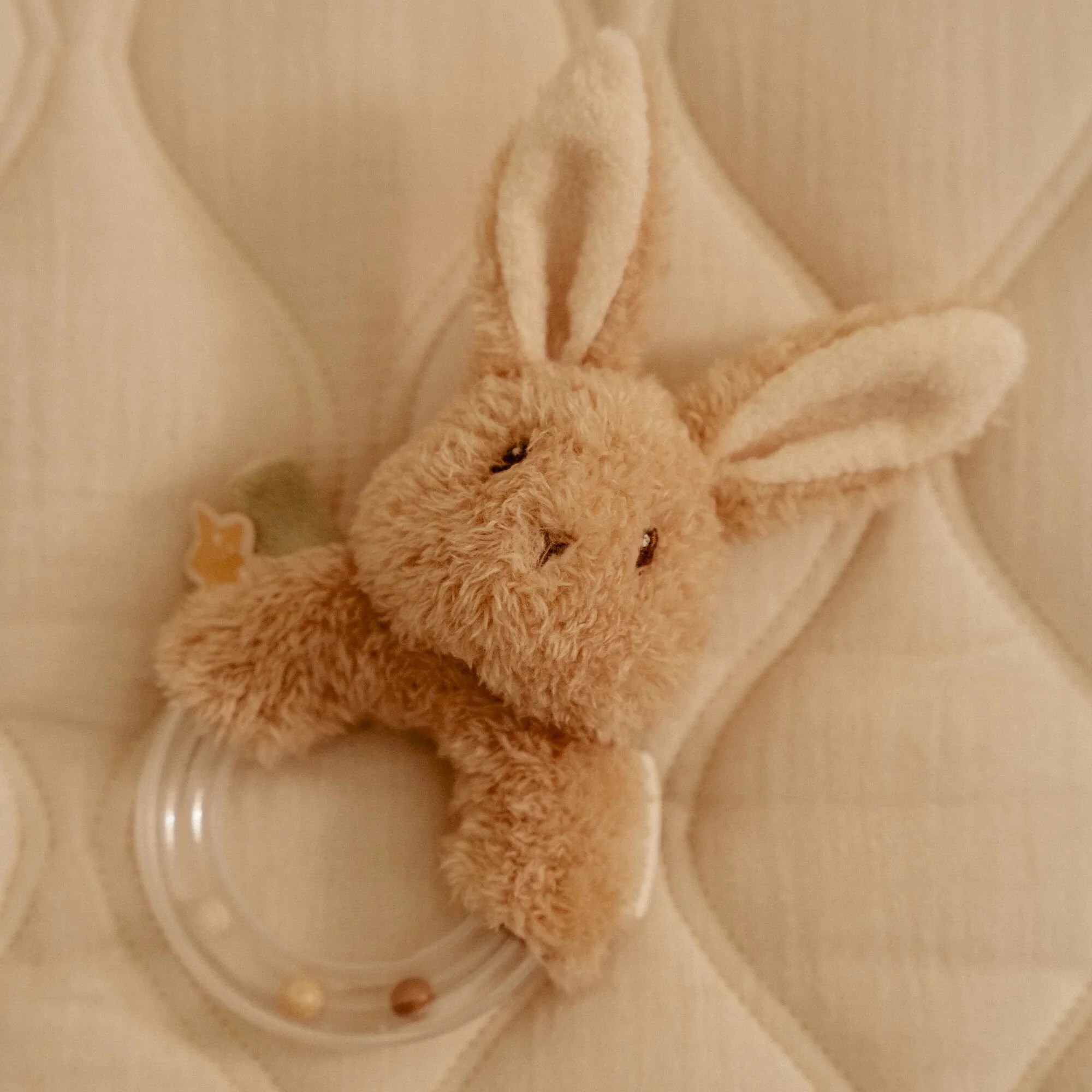 Little Dutch - Newborn Naturals - Baby Bunny - Ringrammelaar