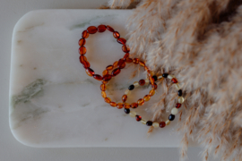 Armbandje barnsteen voor baby en kind