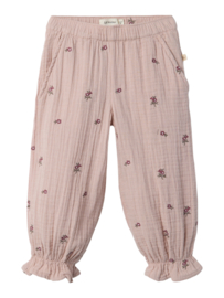 Lil' Atelier mousseline broek met geborduurde bloemetjes  | maat 92 - 122