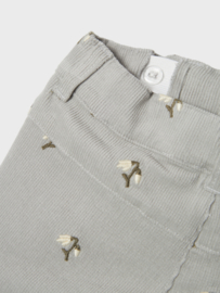 Lil' Atelier lichtblauw ribbroek met geborduurde bloemetjes | maat 92 - 128
