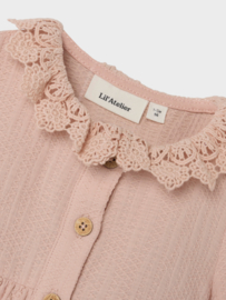 Lil' Atelier jurkje met kanten kraagje ruby tan | maat 56 - 86