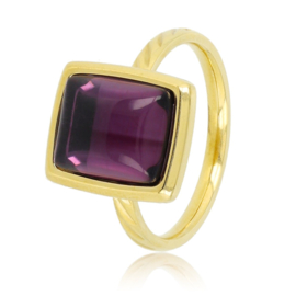 Gouden ring met paarse glassteen