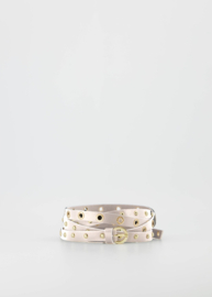 Superlange riem met studs en nestelgaten