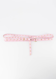 Superlange riem met studs en nestelgaten