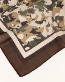 Sjaaltje Astrid in camo print