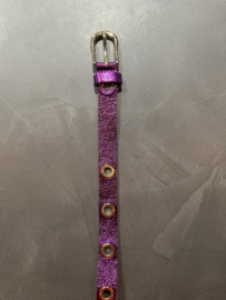 Metallic leren riem met nestelgaten