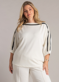 Truitje Joana in off-white