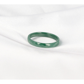 Keramieken ring facet geslepen in Groen