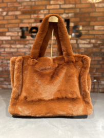 Big fur shopper