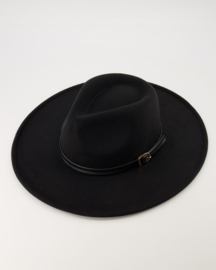 Fedora Lorna