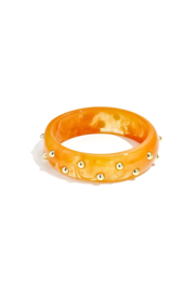 Resin Bangle met dotted studs