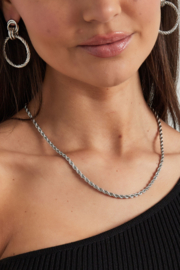 Necklace twisted chain short