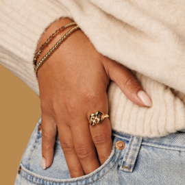 Gouden ring met knoop detail