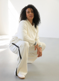 Truitje Joana in off-white