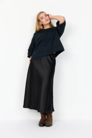 Rok Amalia Black