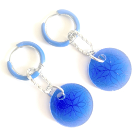 Oorbellen creool zilver cobalt blue flower