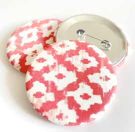 Button pink