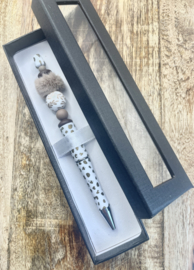 Pen white and gold