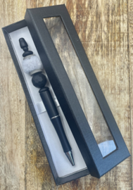 Pen black