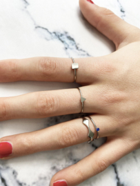 Ring zilver blauwe sapphire