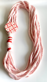 Happy necklace pink