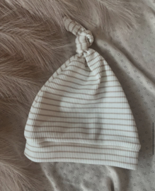 Knoopmutsje small stripe sand