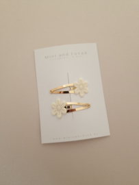 Bloss white flower clip middel (2 stuks)