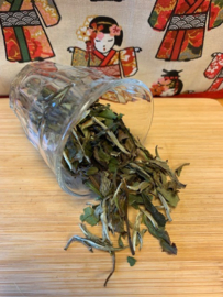 Hollemare thee (bai mu dan)