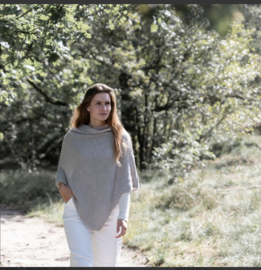 Knitfactory gebreide poncho coco antraciet
