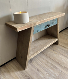 Model legplank met blauwe lade